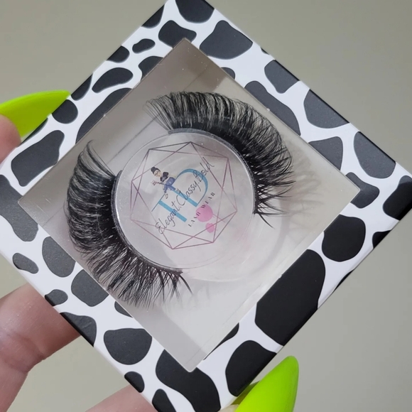 Everyday Lash Bundles - Mystery Box - Picture 2 of 16